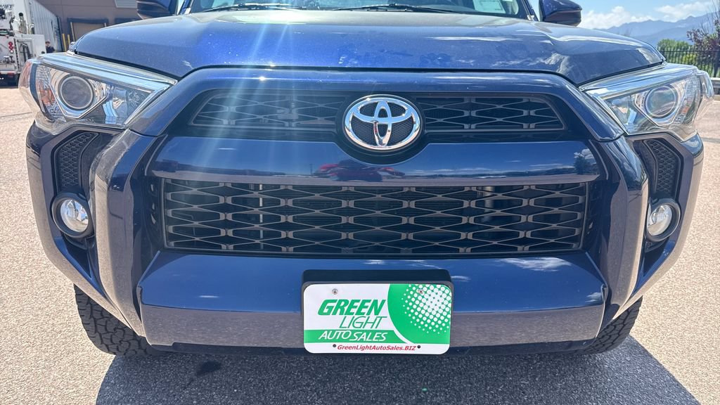 Used 2017 Toyota 4Runner SR5 AWD/4WD image 12