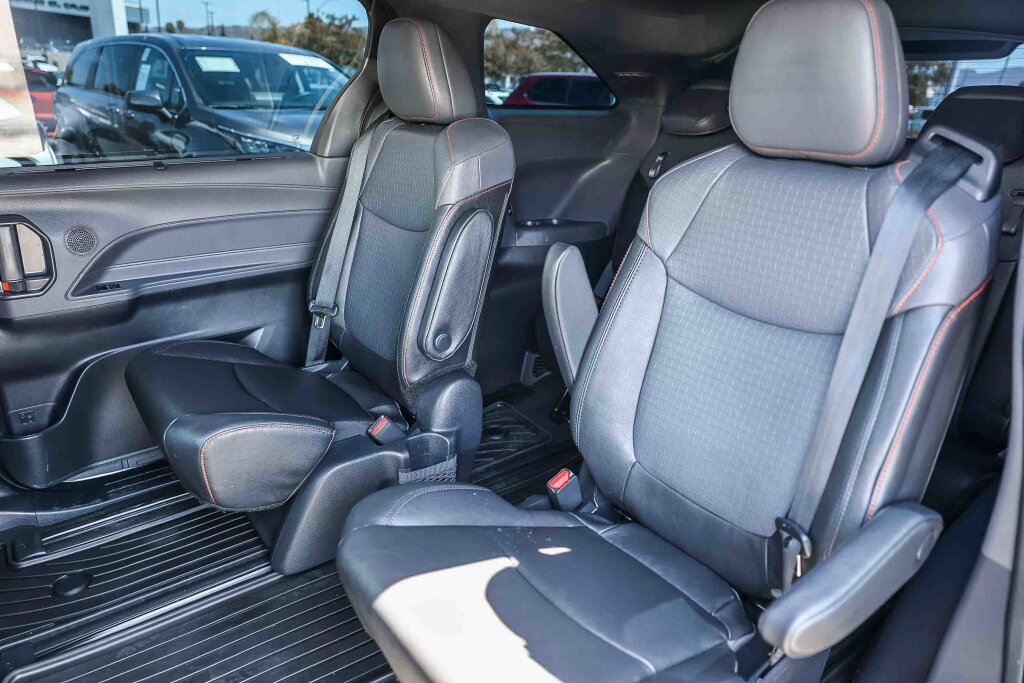 Certified 2023 Toyota Sienna XSE w/ XSE Plus Package AWD/4WD image 9