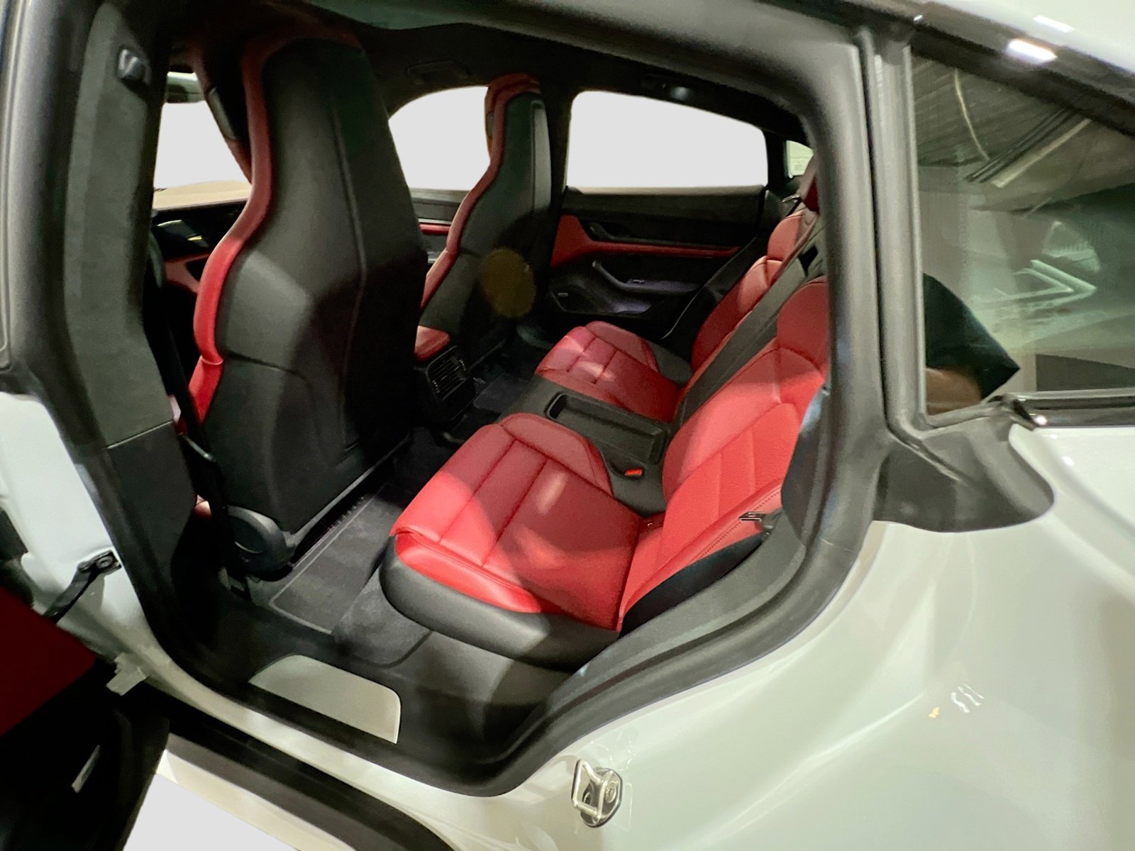 Used 2020 Porsche Taycan Turbo image 17