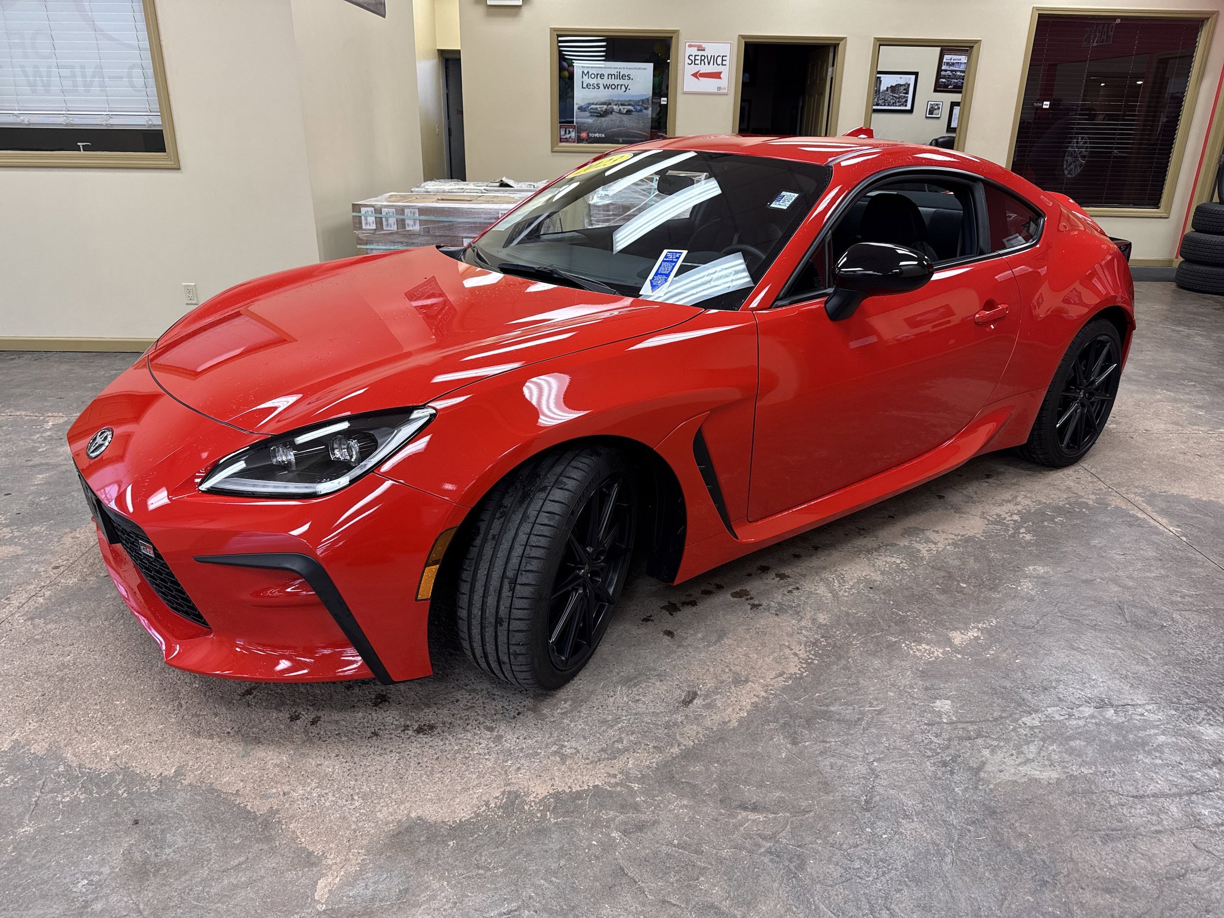 Used 2023 Toyota GR86 Premium w/ ALL Weather Mat Package (TMS) RWD image 3