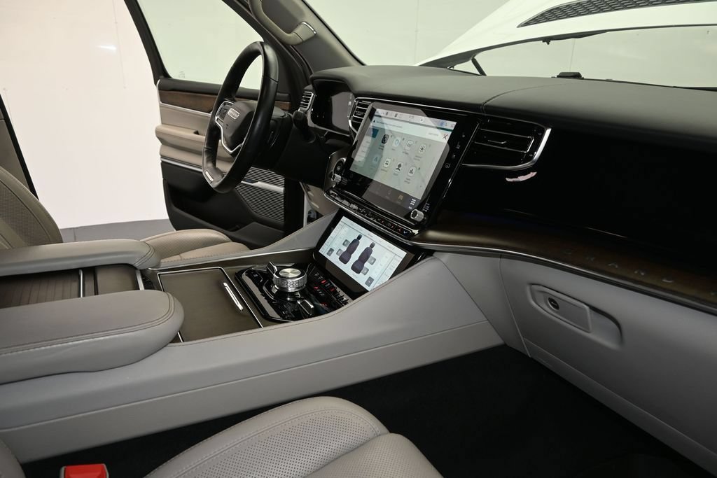 Used 2022 Jeep Grand Wagoneer Series I w/ Convenience Group III AWD/4WD image 13