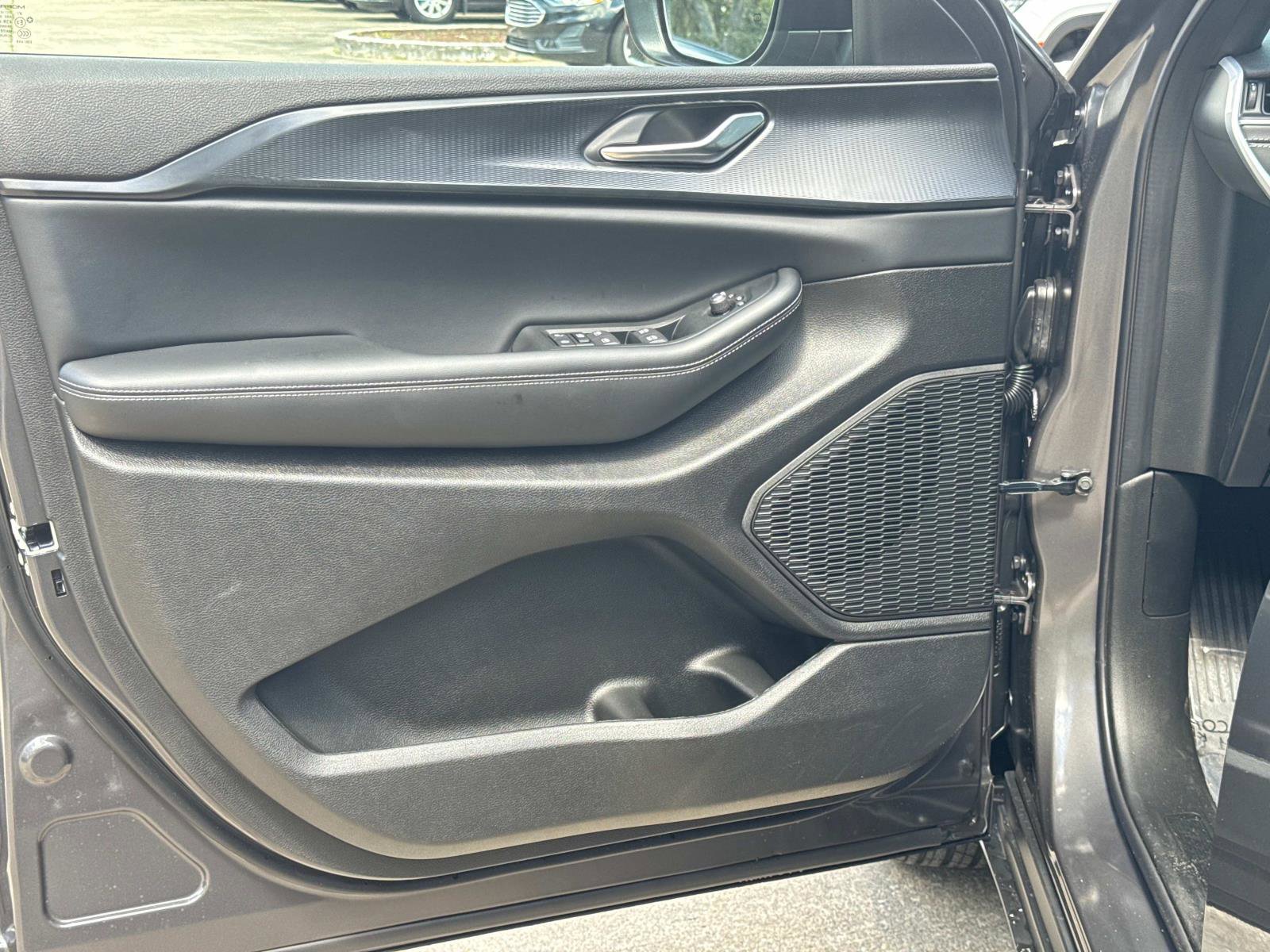 New 2025 Jeep Grand Cherokee Laredo X w/ Luxury Tech Group I image 16