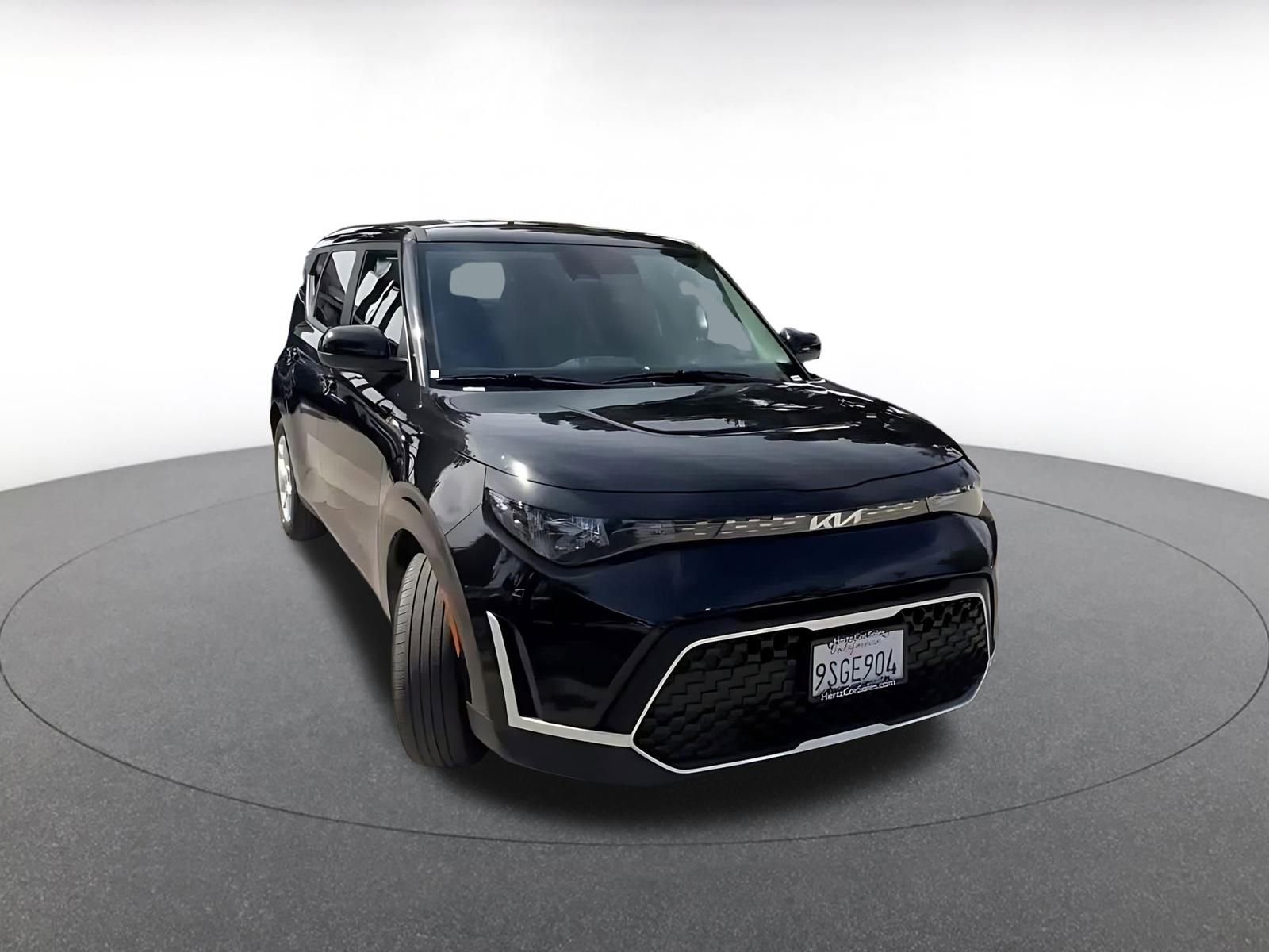 Used 2025 Kia Soul LX w/ LX Technology Package image 3