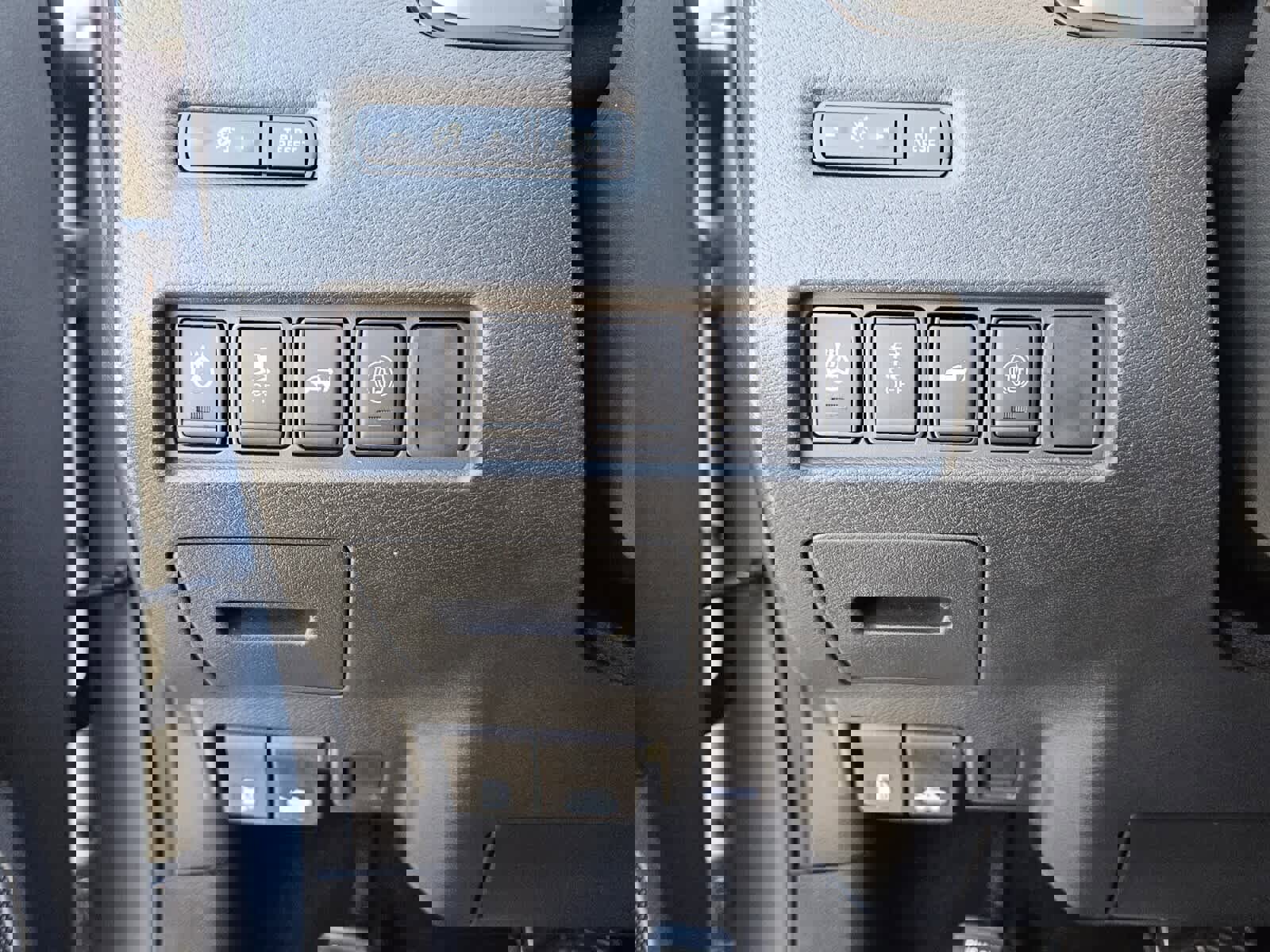 Used 2023 Nissan Murano Platinum w/ Cargo Package image 16