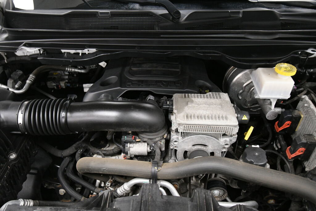 Used 2020 RAM 1500 Laramie AWD/4WD image 35