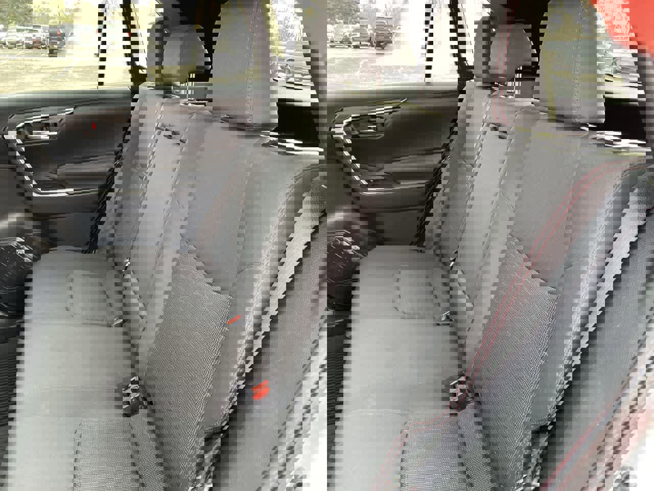 Used 2023 Toyota RAV4 SE image 19