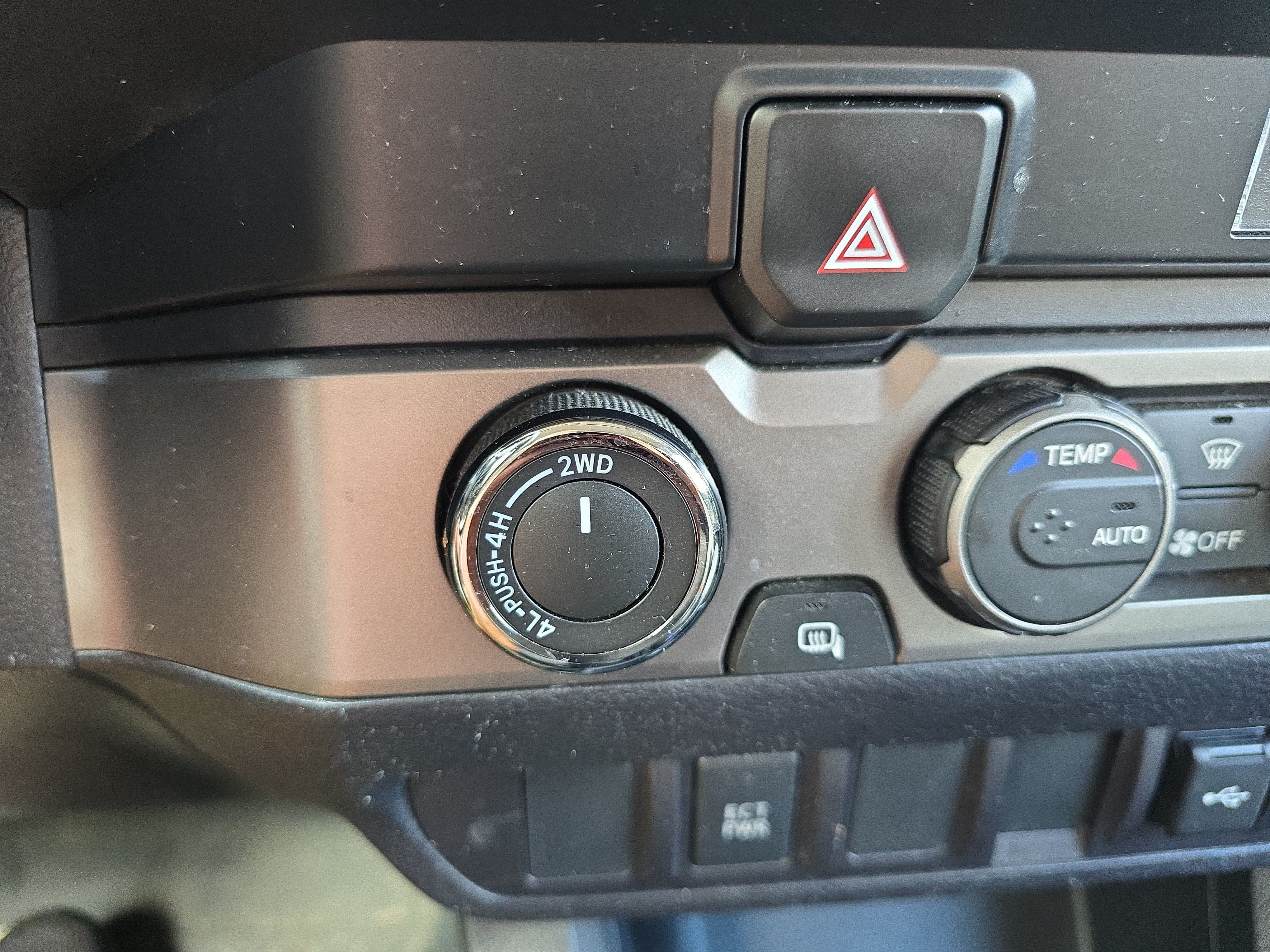 Used 2022 Toyota Tacoma SR AWD/4WD image 26