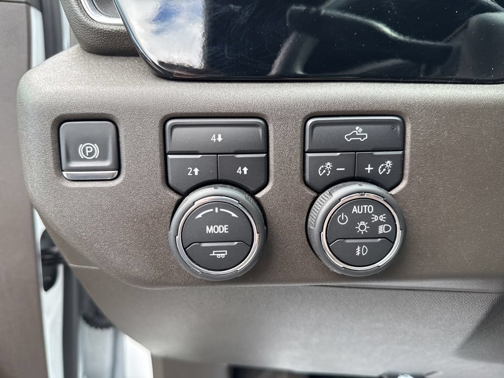Used 2025 Chevrolet Silverado 2500 LT w/ Convenience Package AWD/4WD image 18