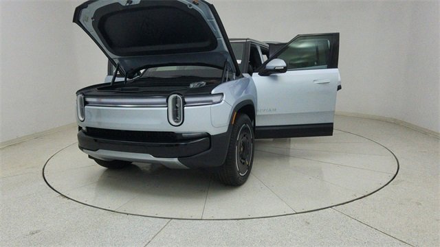 Used 2025 Rivian R1S Adventure image 74