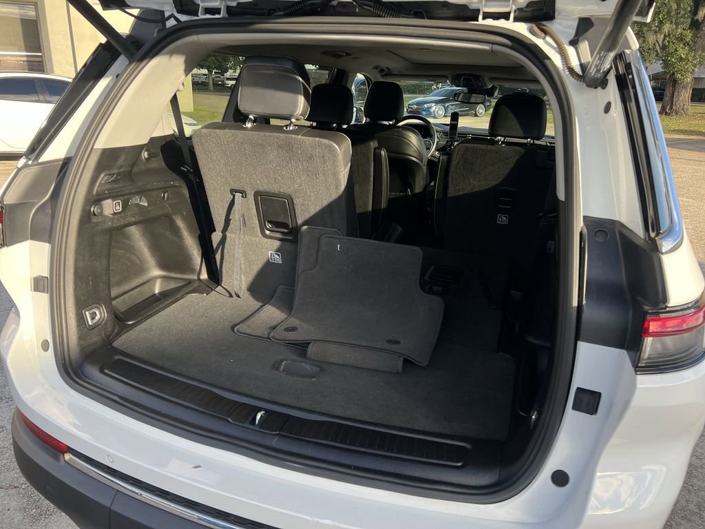 Used 2022 Jeep Grand Cherokee L Limited image 22