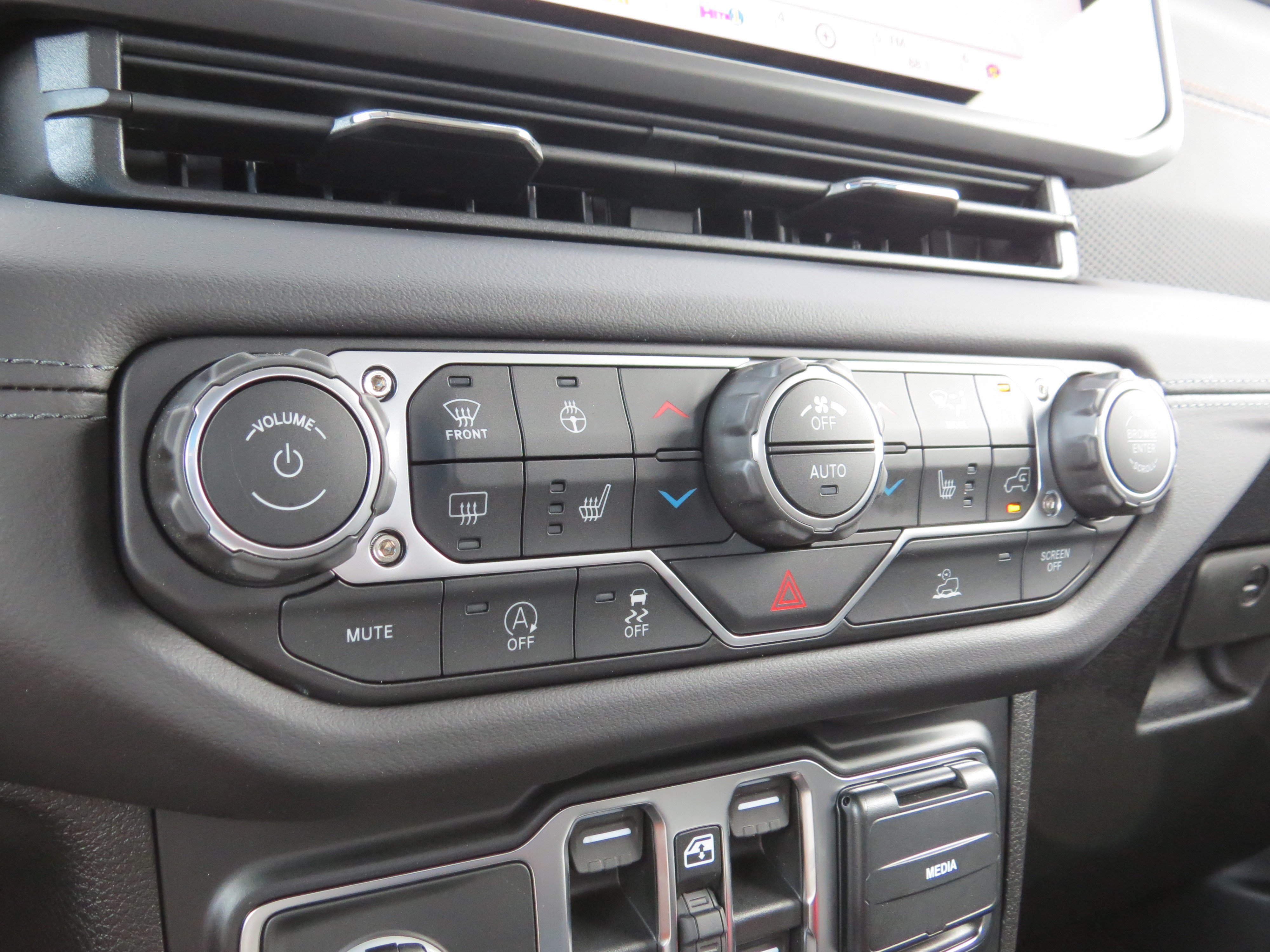 New 2026 Jeep Gladiator Mojave AWD/4WD image 24