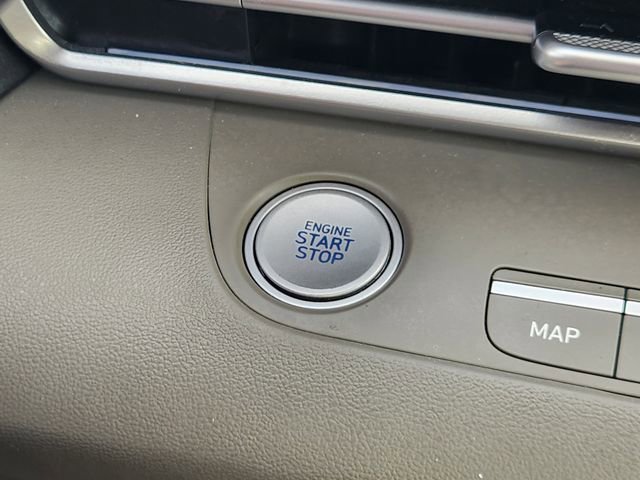 Used 2025 Hyundai Elantra SEL image 20