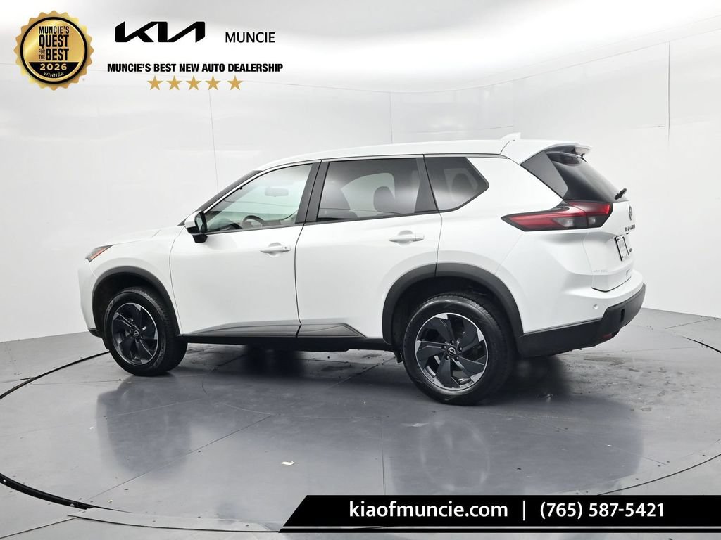 Used 2024 Nissan Rogue SV AWD/4WD image 5