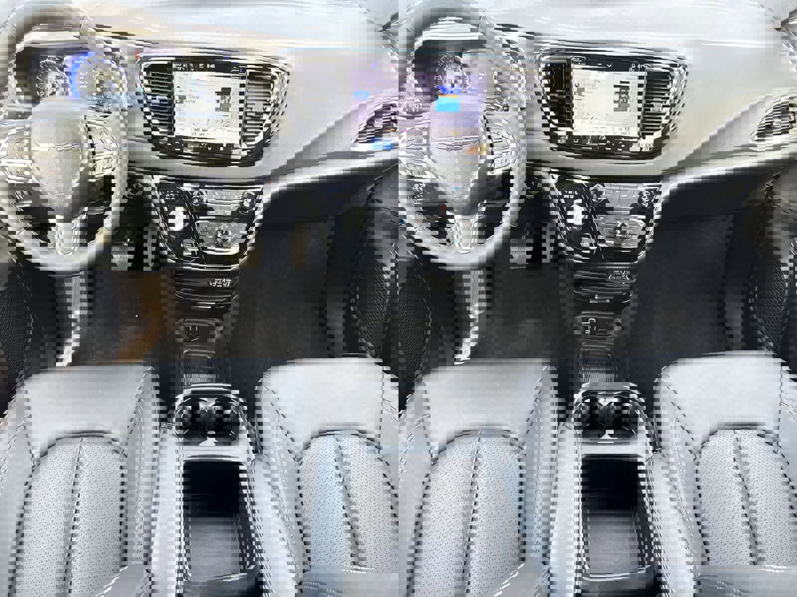 Used 2025 Chrysler Pacifica Select FWD image 16