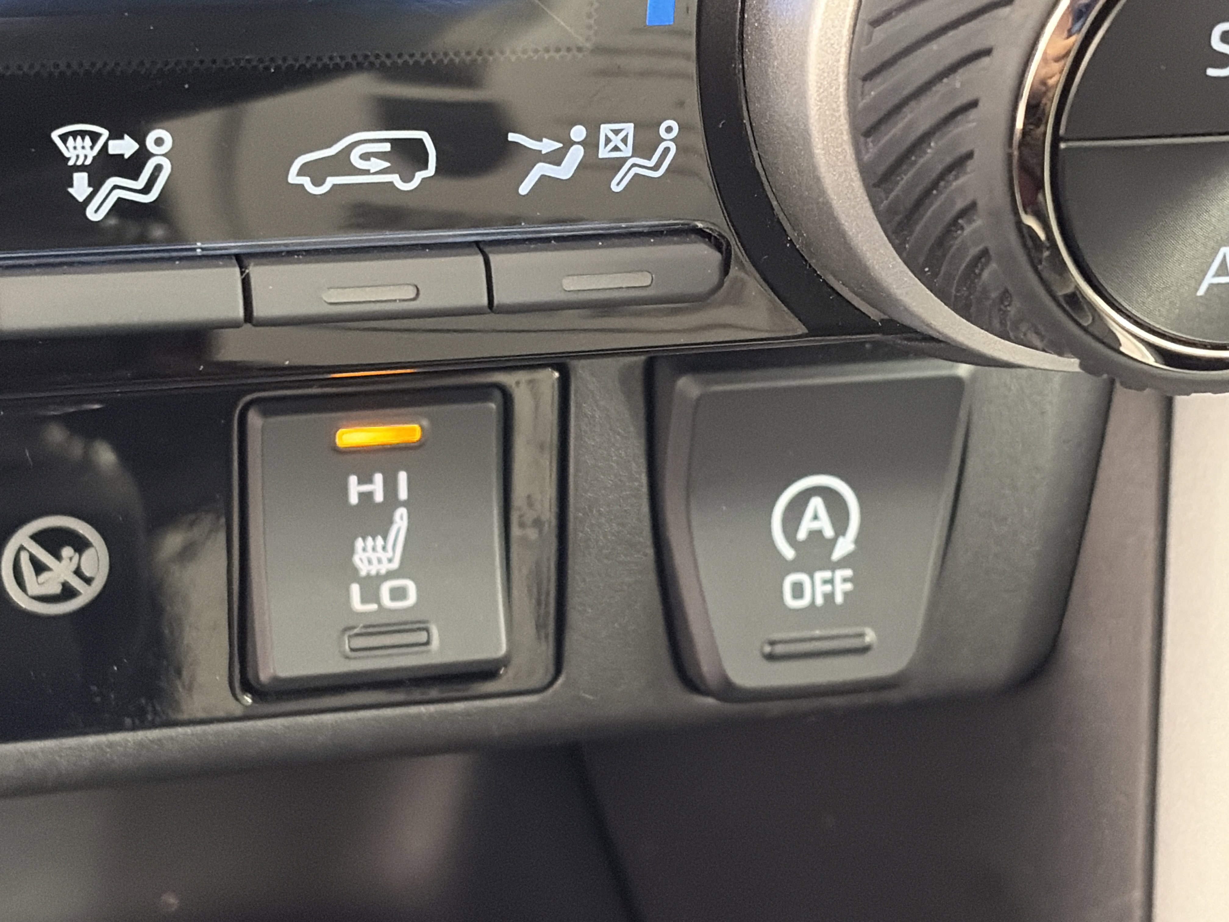 Used 2023 Toyota RAV4 XLE w/ Convenience Package image 24