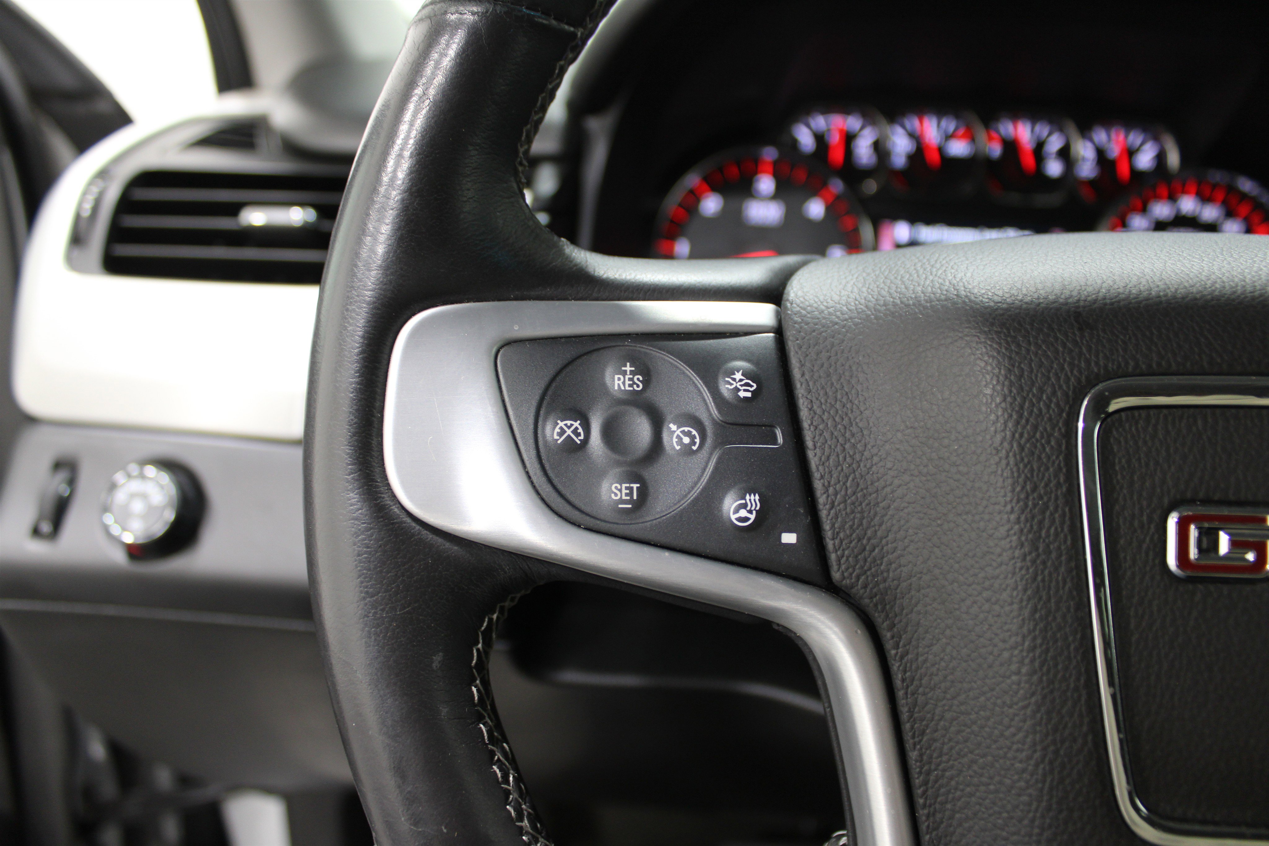 Used 2016 GMC Yukon SLT w/ Open Road Package image 12