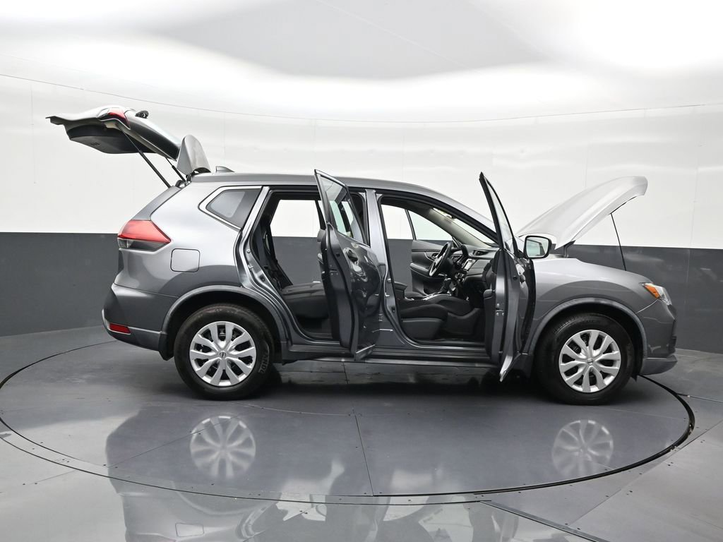 Used 2018 Nissan Rogue S image 32