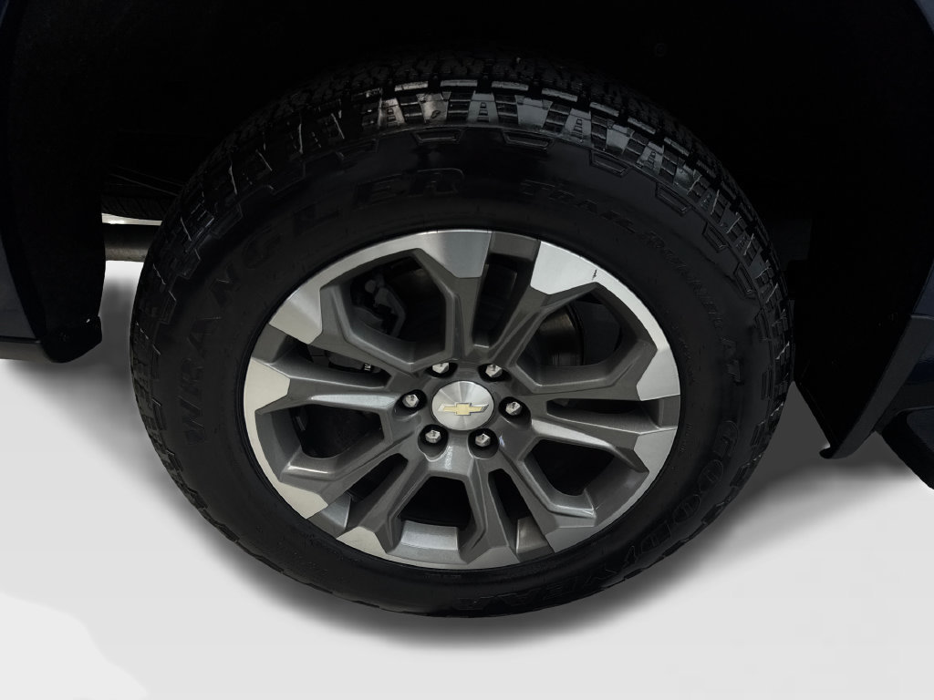 Used 2023 Chevrolet Silverado 1500 High Country w/ Technology Package AWD/4WD image 86