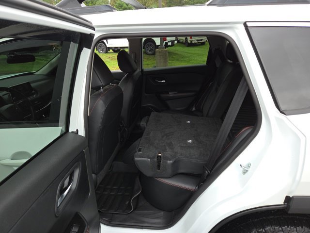 Used 2025 Nissan Rogue SV AWD/4WD image 43