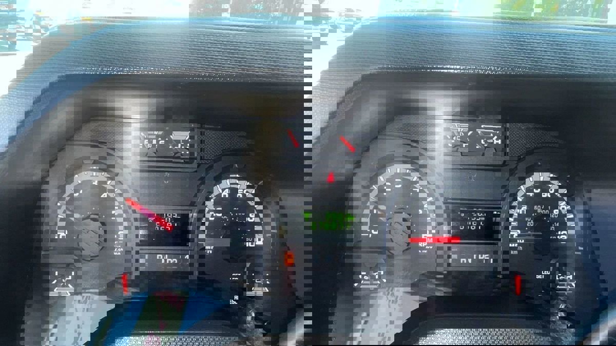 Used 2013 Ford E-150 and Econoline 150 image 9