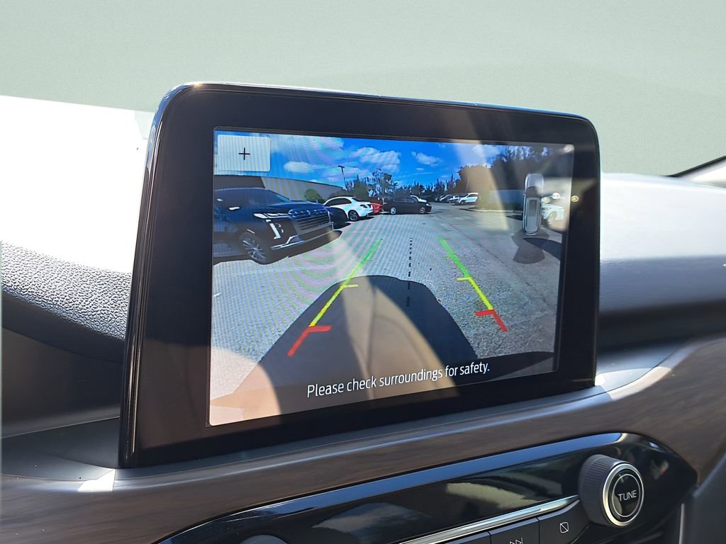 Used 2020 Ford Escape Titanium image 23