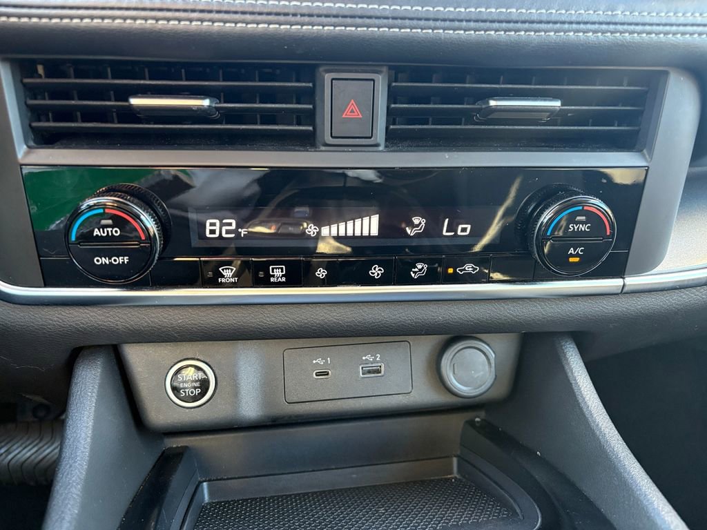 Used 2023 Nissan Rogue SV image 27