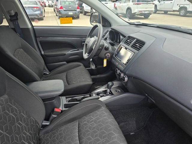 Used 2025 Mitsubishi Outlander Sport ES image 11