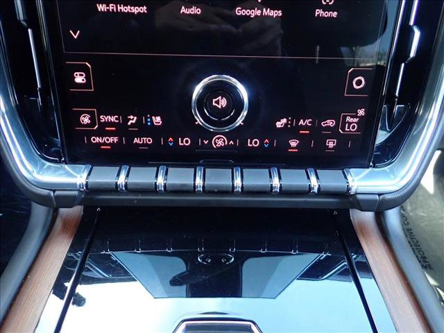 Used 2025 GMC Yukon XL Denali image 21