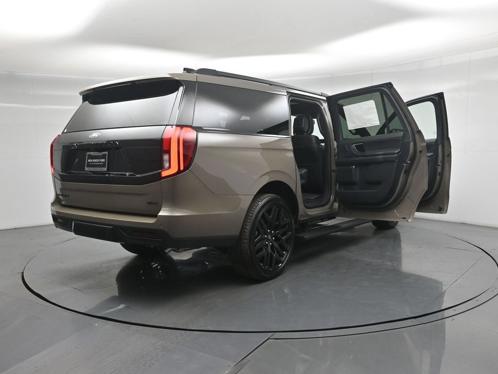 New 2027 Ford Expedition Max Platinum w/ Stealth Performance Package AWD/4WD image 4