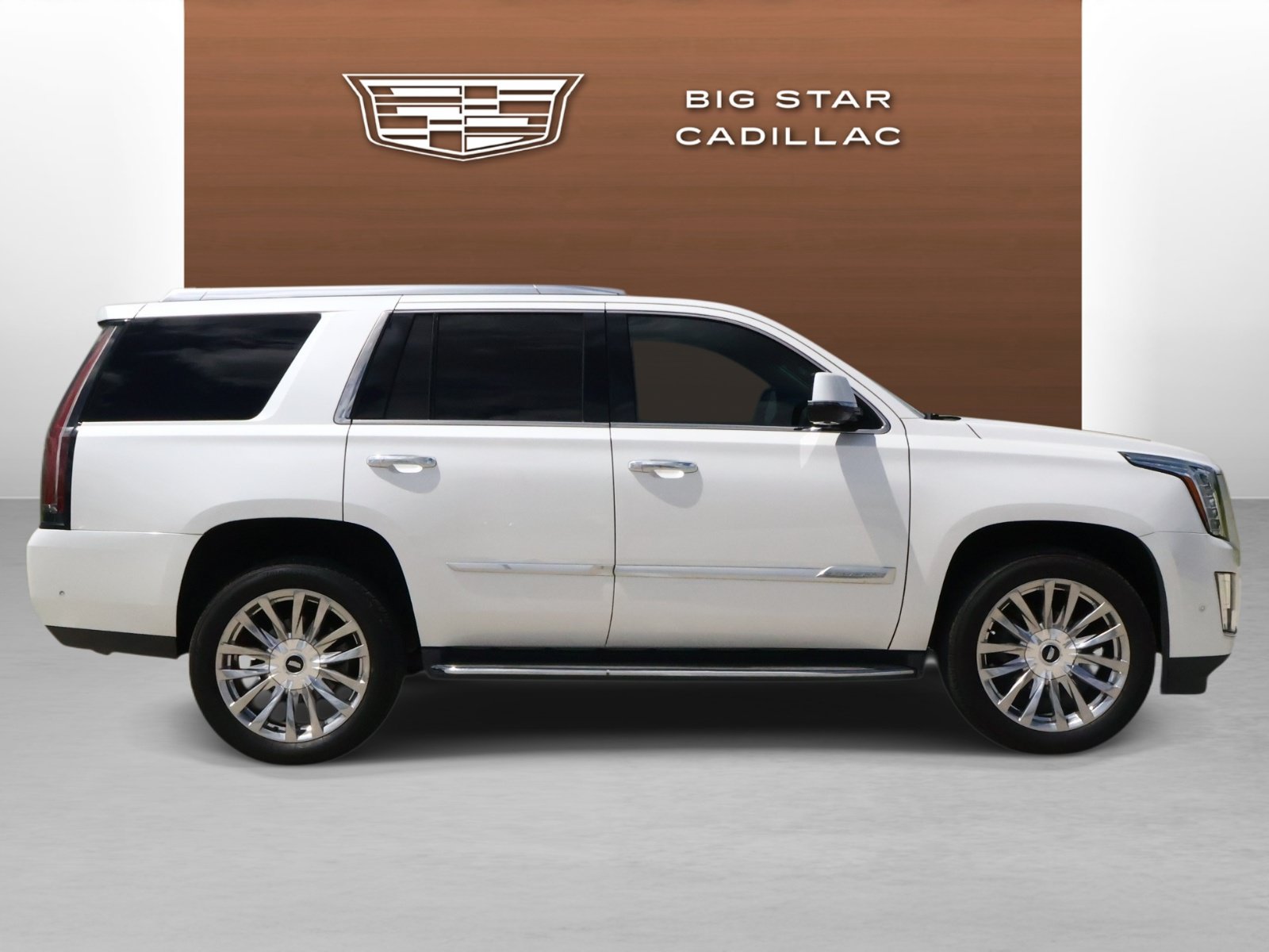 Used 2018 Cadillac Escalade Luxury RWD image 6