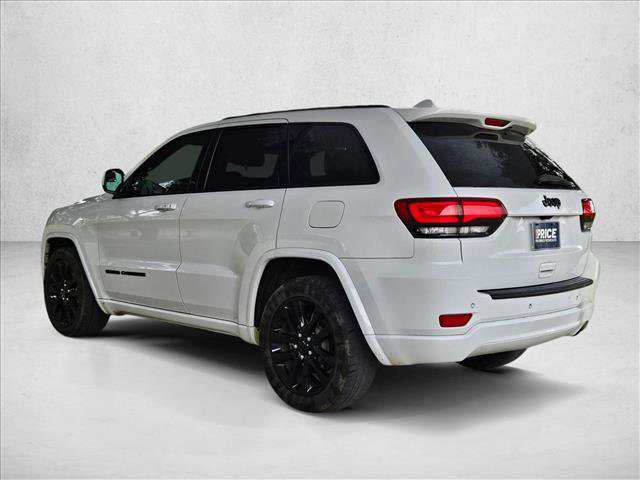 Used 2018 Jeep Grand Cherokee Altitude RWD image 4
