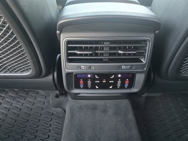 Used 2024 Audi Q8 Prestige image 20