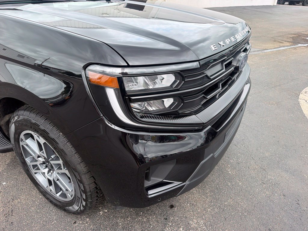 Certified 2026 Ford Expedition Active AWD/4WD image 15
