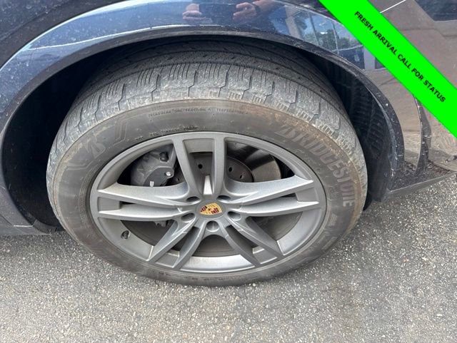 Used 2024 Porsche Cayenne AWD/4WD image 5