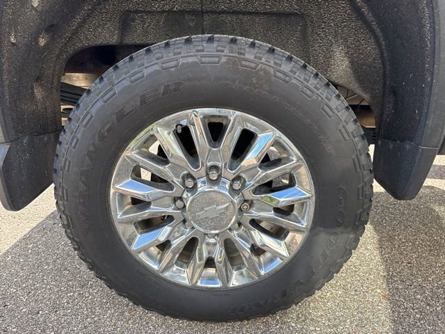 Used 2022 Chevrolet Silverado 2500 High Country w/ LPO, Hitch Package AWD/4WD image 12