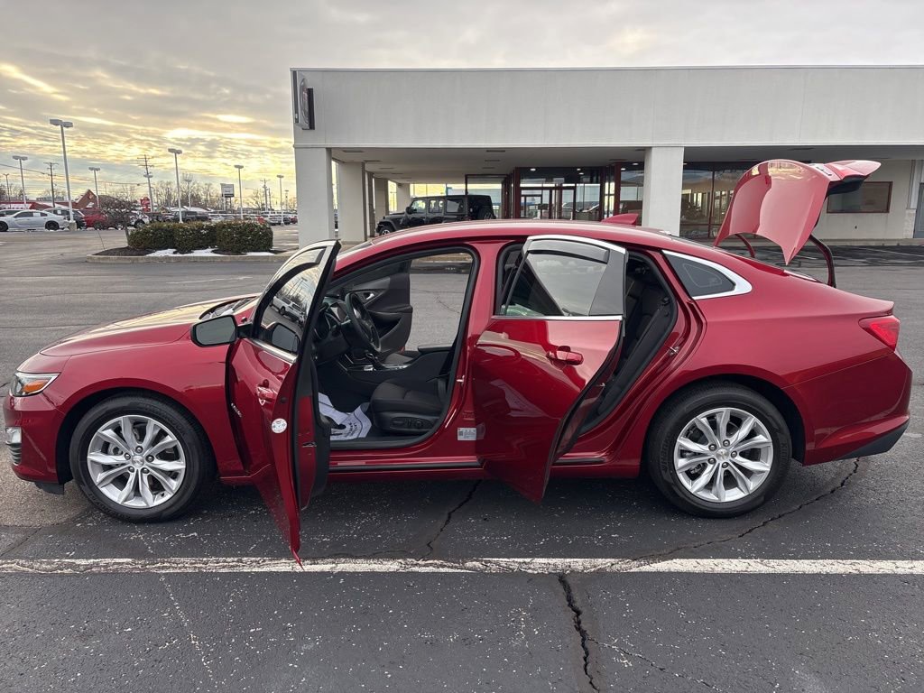 Used 2024 Chevrolet Malibu LT image 14