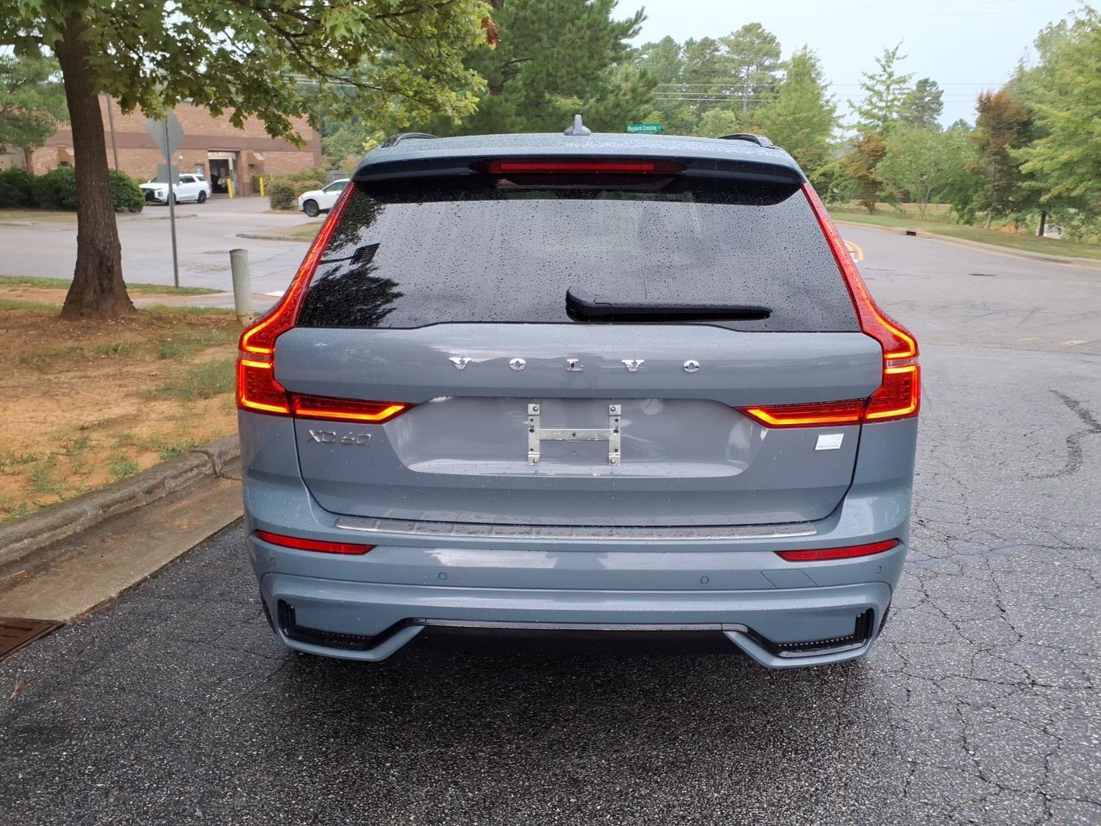 Certified 2024 Volvo XC60 T8 Ultimate w/ Protection Package Premier AWD/4WD image 4