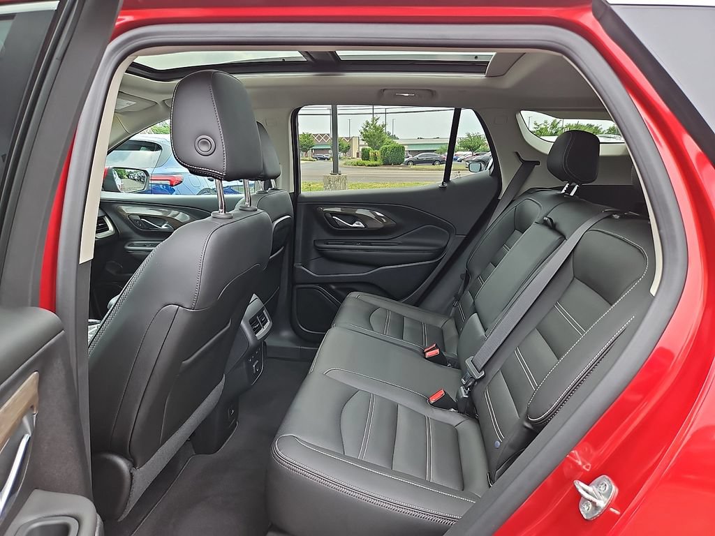 Certified 2023 GMC Terrain Denali w/ Denali Premium Package AWD/4WD image 10