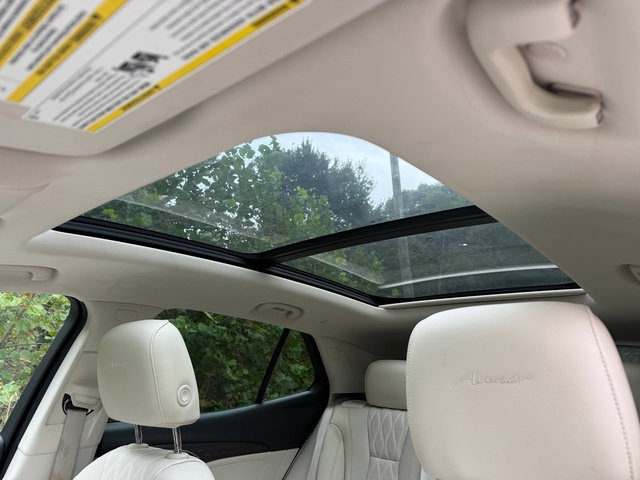 Used 2022 Buick Envision Avenir w/ Technology Package II image 34