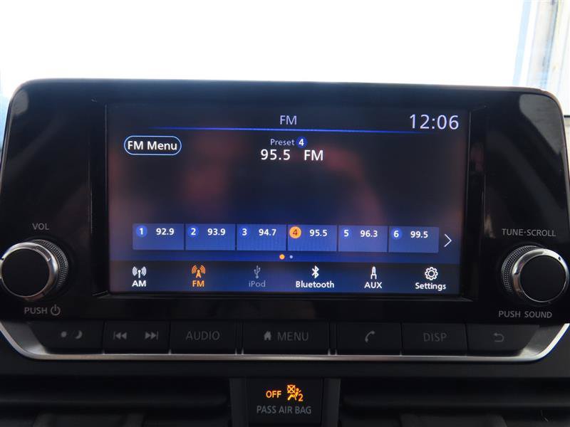 Used 2024 Nissan Altima 2.5 S FWD image 18