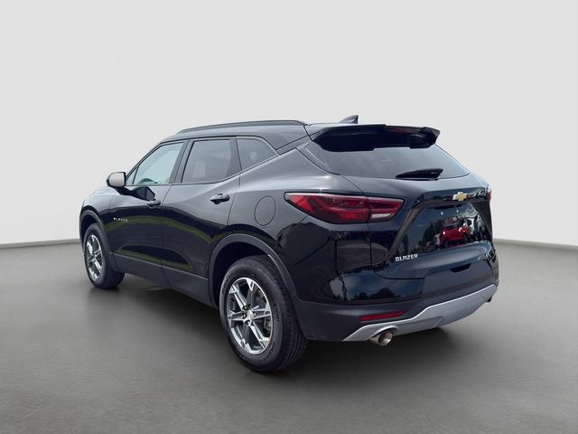 Used 2024 Chevrolet Blazer LT w/ Convenience Package FWD image 4