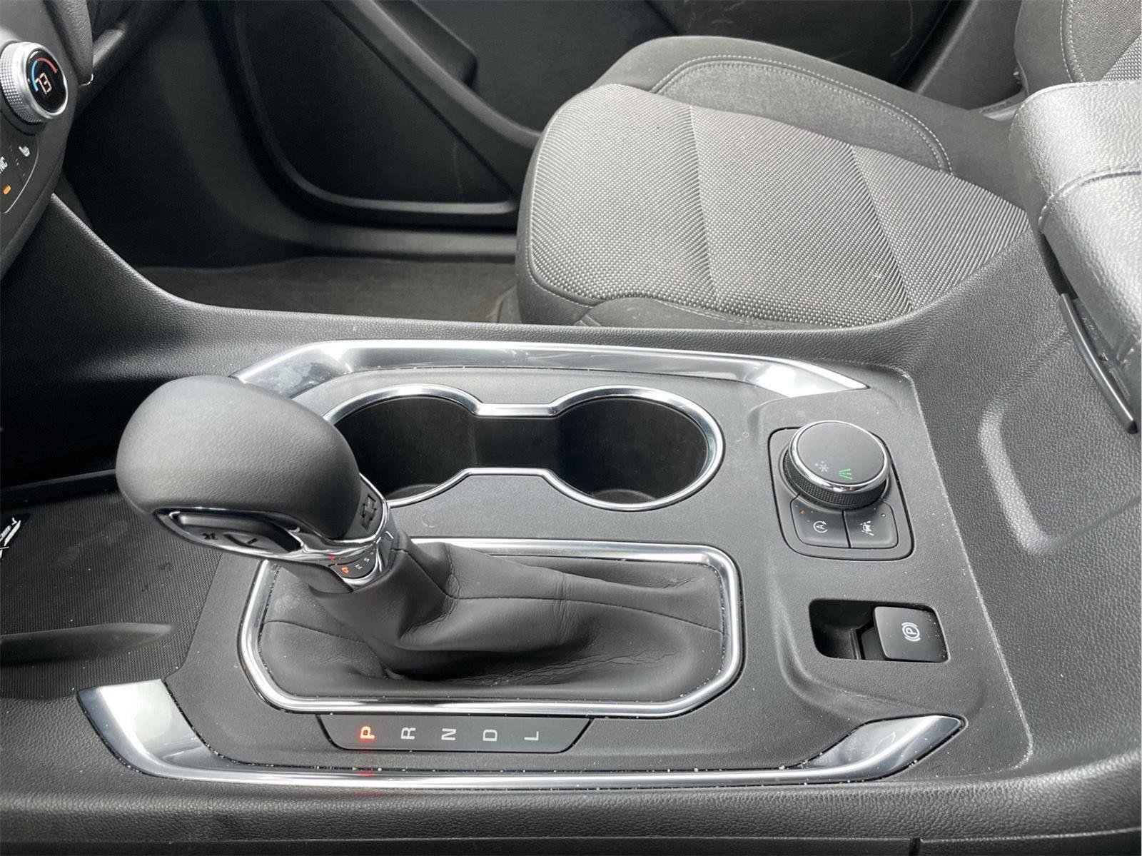 Used 2022 Chevrolet Traverse LT image 32