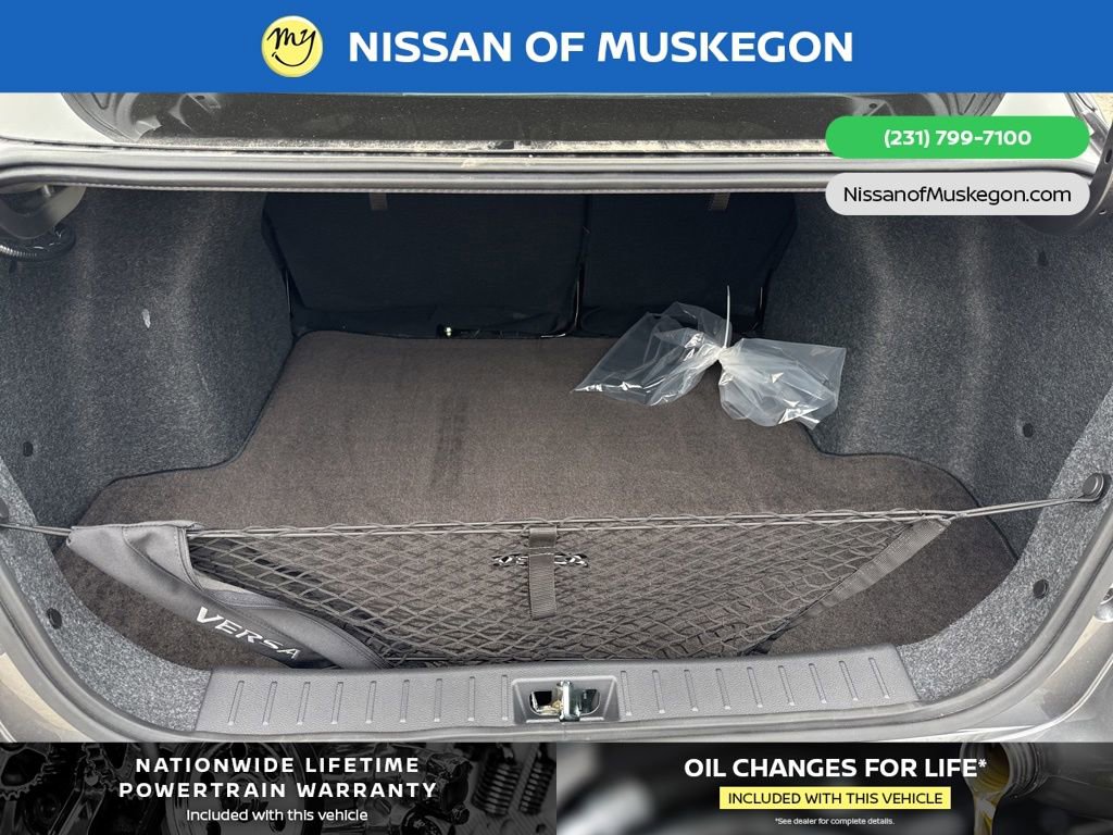 New 2025 Nissan Versa SR w/ Trunk Package image 26