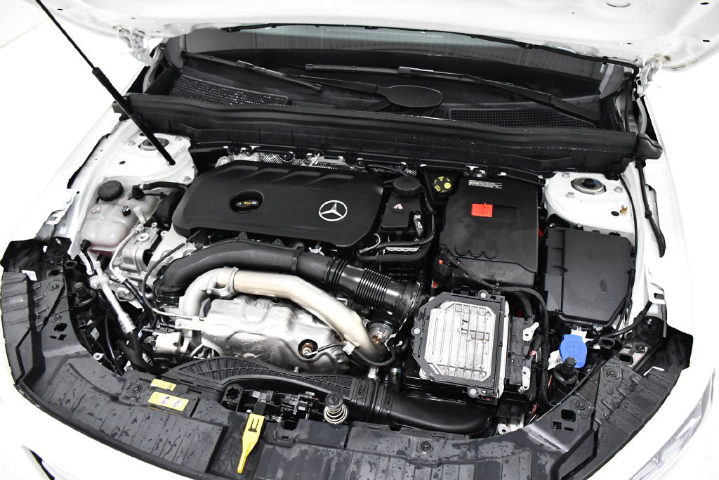 Used 2026 Mercedes-Benz GLB 250 4MATIC image 7