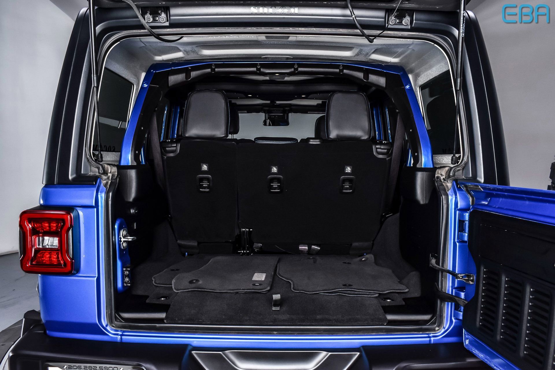 Used 2025 Jeep Wrangler Unlimited Rubicon image 13