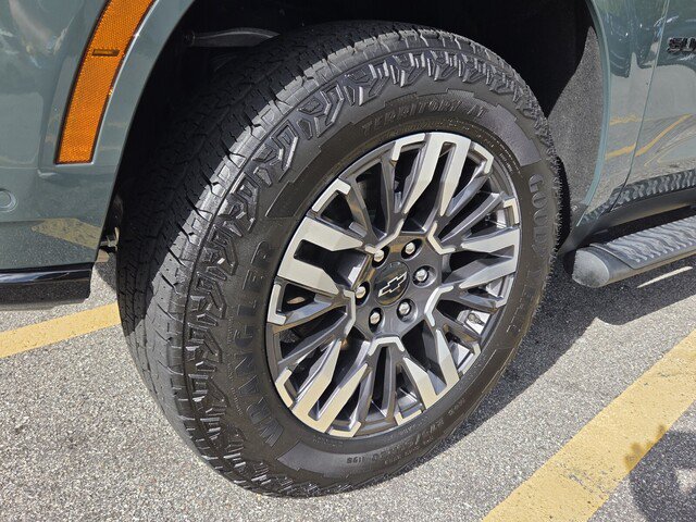 Used 2026 Chevrolet Suburban Z71 AWD/4WD image 30