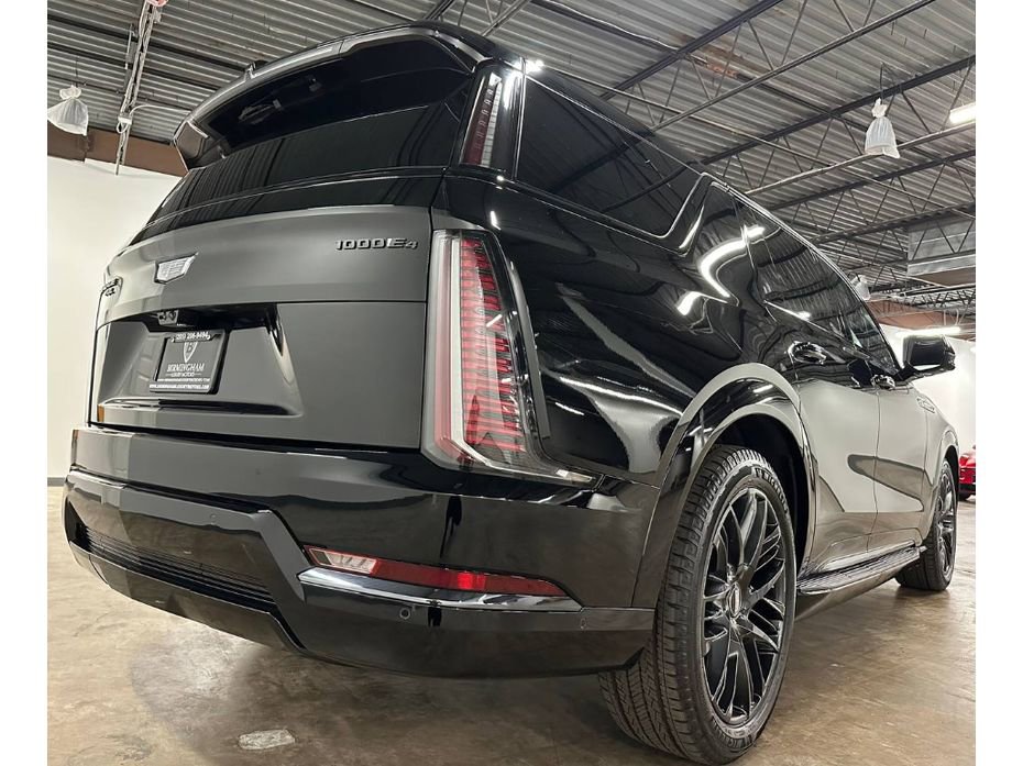 Used 2026 Cadillac Escalade IQL Sport 1 w/ LPO, ONYX Package AWD/4WD image 13