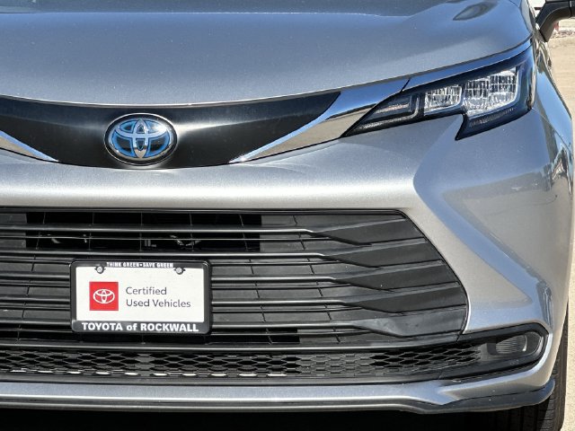Certified 2023 Toyota Sienna LE FWD image 8