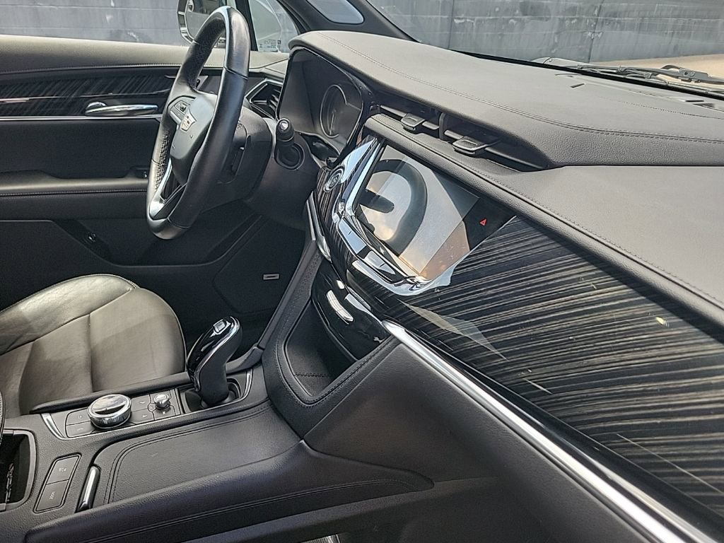 Used 2025 Cadillac XT6 Premium Luxury FWD image 44