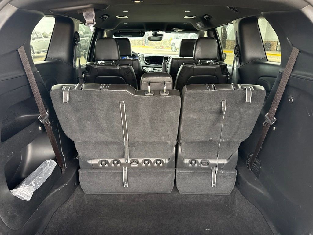 Used 2025 Chrysler Pacifica Select FWD image 11